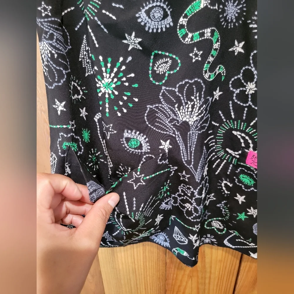 Women's Black Floral Top - Picture 3 of 12